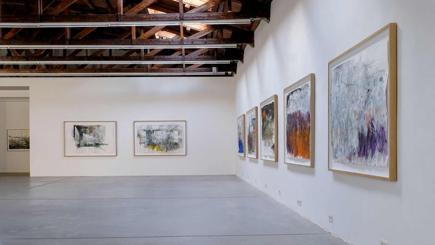 Ausstellungsraeume mit Bildern von Jakob Kirchmayr